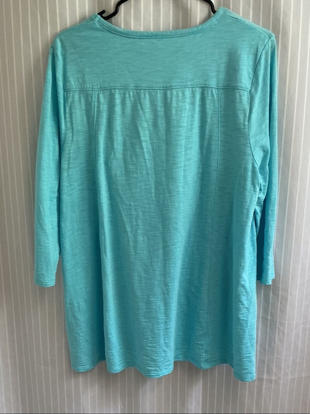 Chico's Size 2 (Size 12) Aqua V-Neck Long Sleeve Tee - Picture 2 of 6